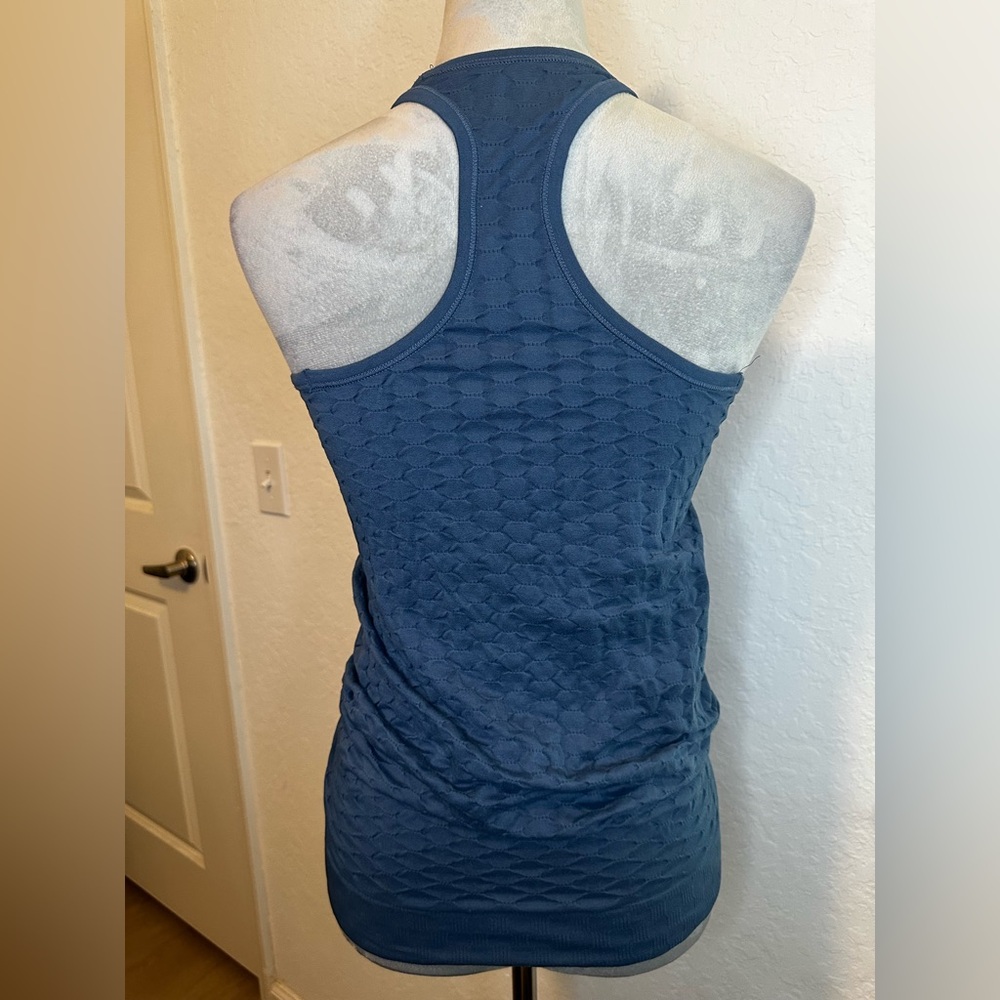 Athleta Seamless Textured Racerback Tank Blue Athletic Yoga Top Women’s L